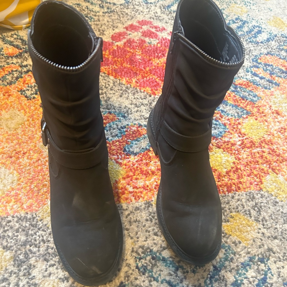 Moto style boots